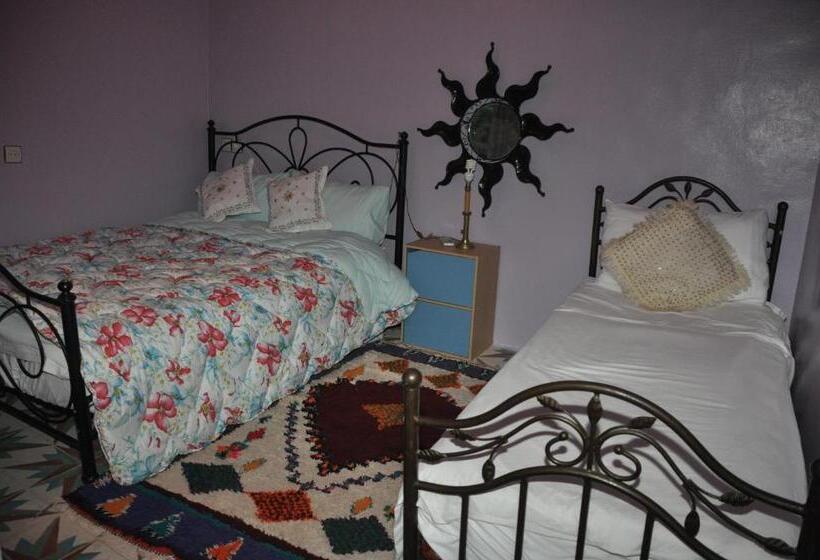 اتاق استاندارد سه نفره, La Colombe Blanche