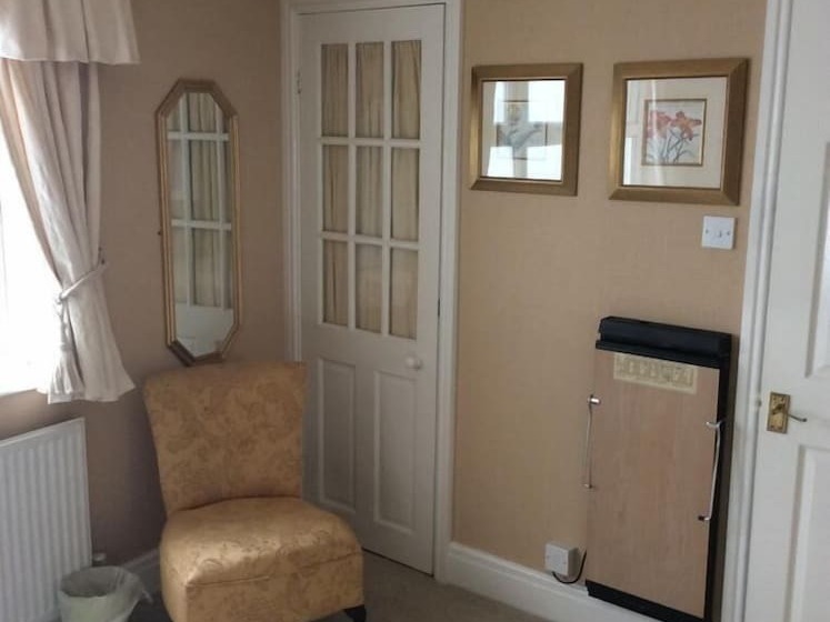 Номер Стандарт, The Old Coach House