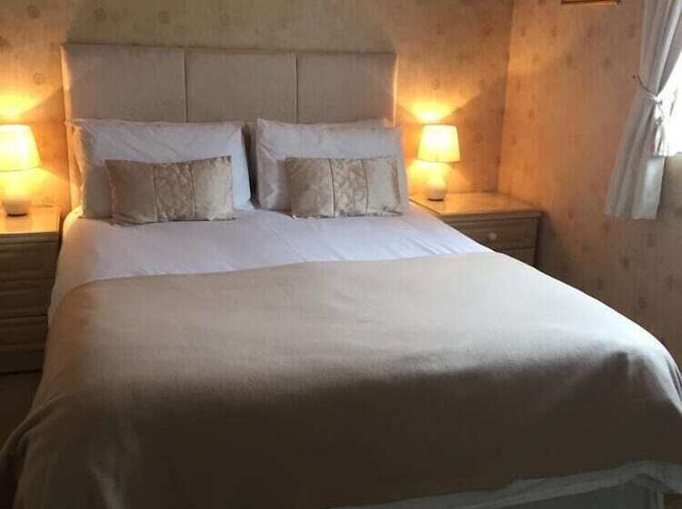 Номер Стандарт, The Old Coach House