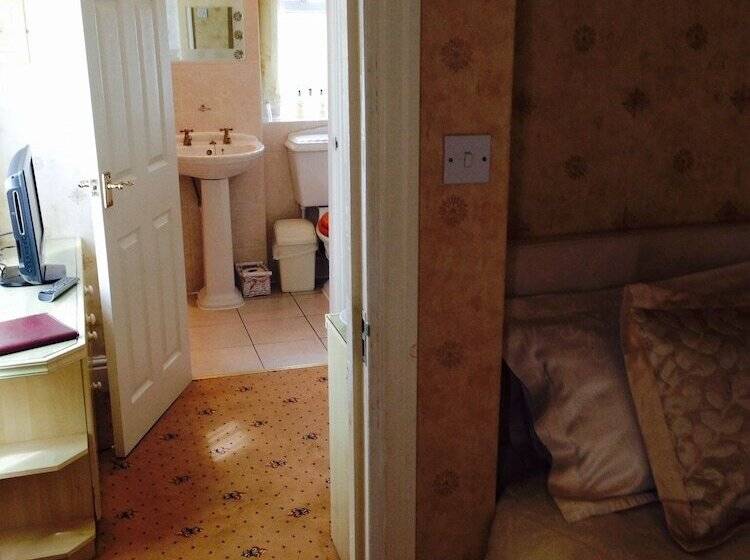 Номер Стандарт, The Old Coach House