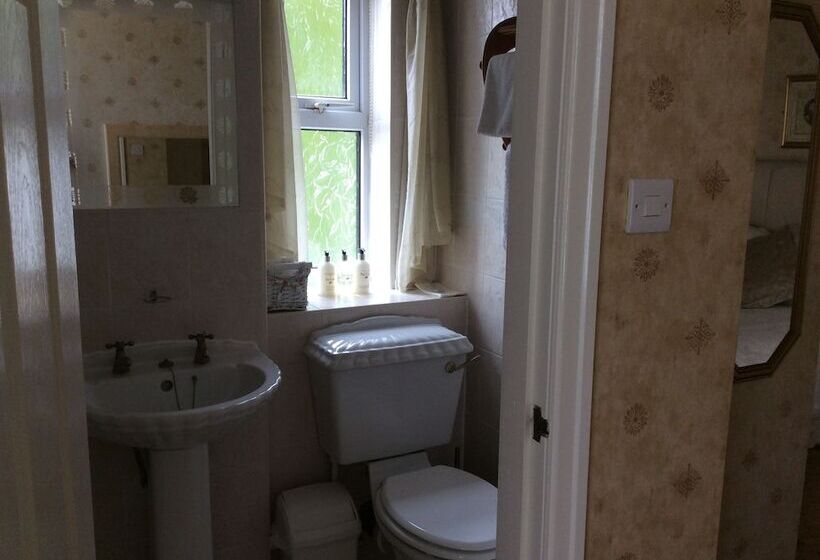 Номер Стандарт, The Old Coach House