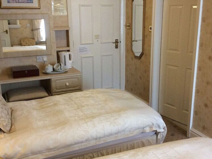 Номер Стандарт, The Old Coach House