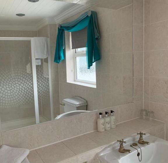 Номер Стандарт, The Old Coach House