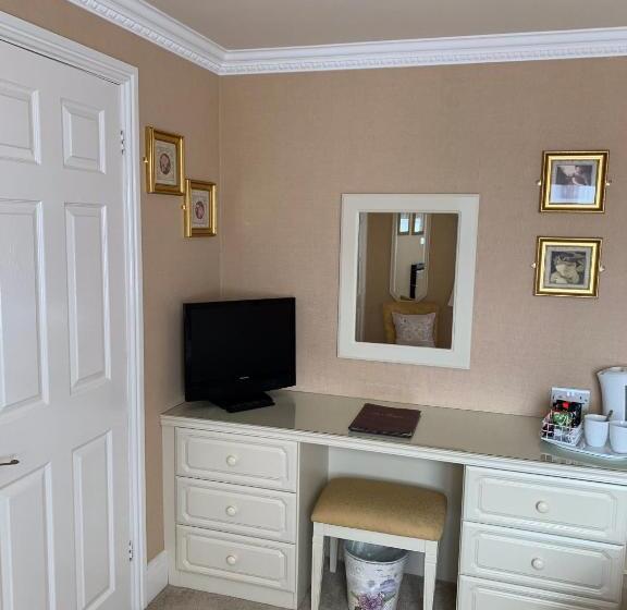 Номер Стандарт, The Old Coach House