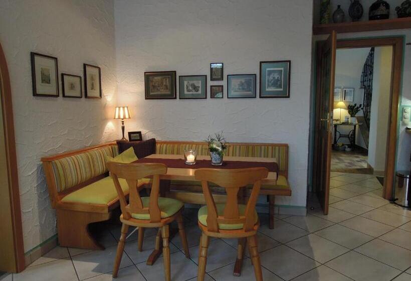 标准间, Weingut Clemens