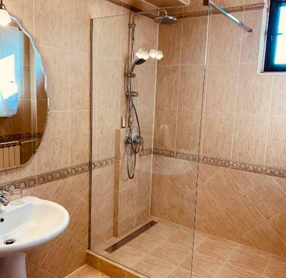 标准间, Pensiunea Imperial