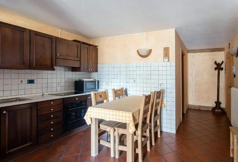 استودیوی استاندارد, Residence Ruetoreif