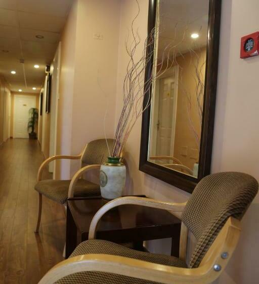 デラックスルーム, Rozana