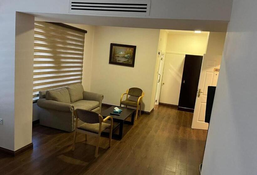 デラックスジュニアスイート, Rozana