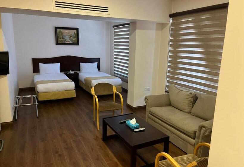 デラックスジュニアスイート, Rozana