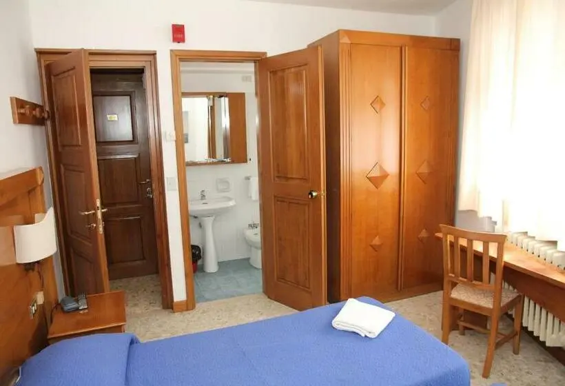 Habitació Estàndard, Da Remo