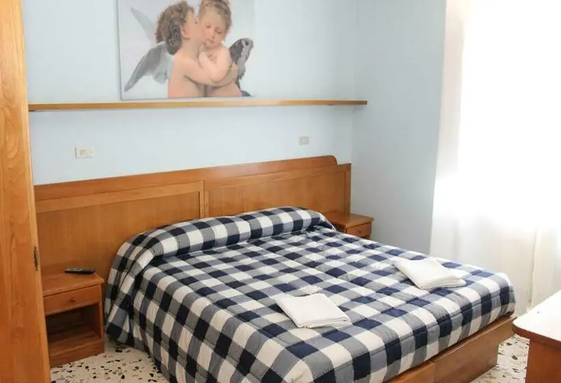 Habitació Quàdruple Estàndard, Da Remo