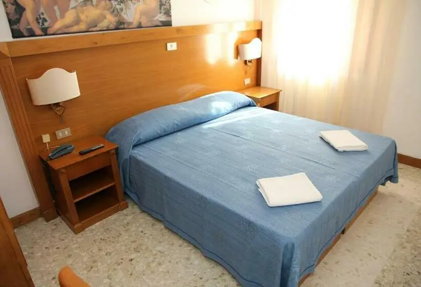 Habitació Quàdruple Estàndard, Da Remo