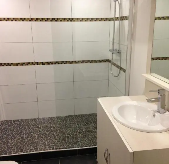 エコノミールーム, Auberge De La Grange Spa & Sauna