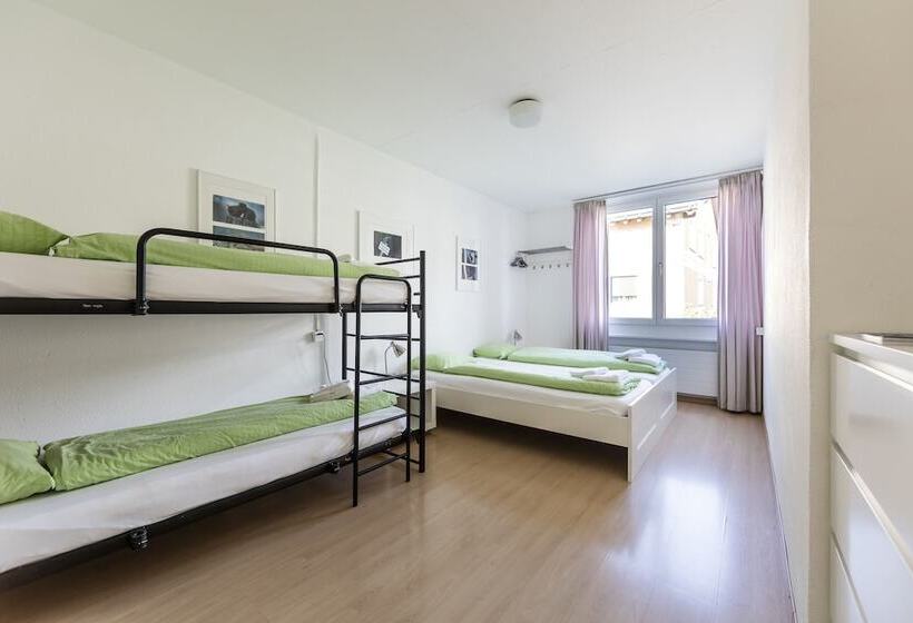 浴室共有スタンダード４人用ルーム, Gästehaus Convict Zuoz