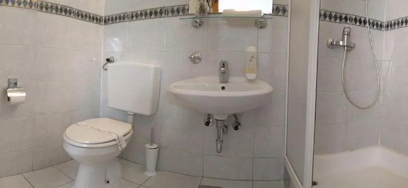 اتاق استاندارد چهار تخته, Guesthouse Bajc