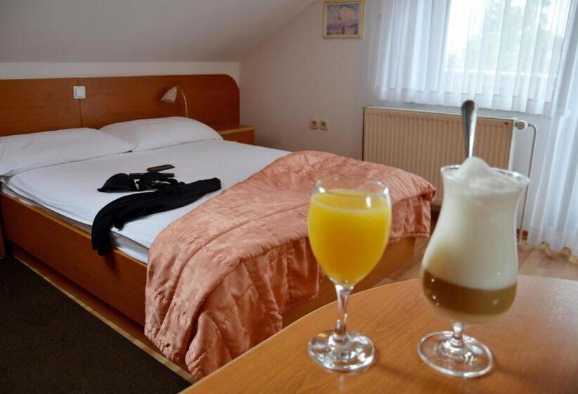 اتاق خانوادگی, Guesthouse Bajc