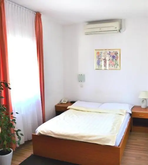 اتاق لوکس یک تخته, Guesthouse Bajc