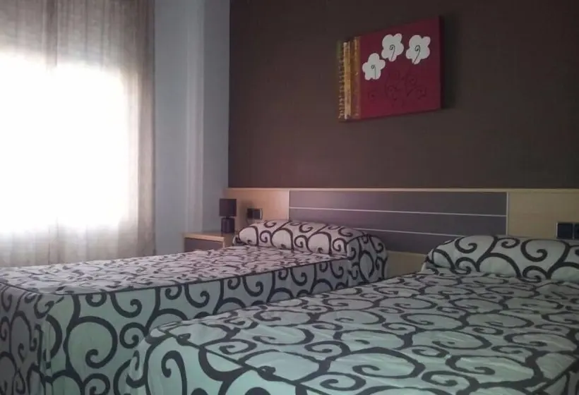 スタンダードトリプルルーム, Hostal Talavera