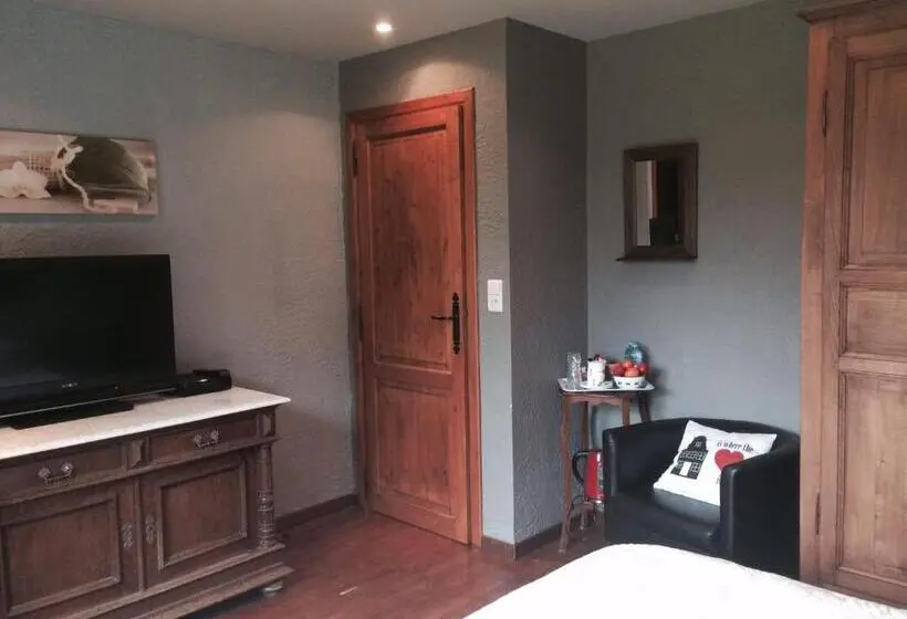 اتاق لوکس, La Maison Aux Prés