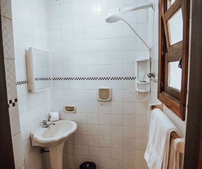 이코노미 룸, Pousada Chale Suisso