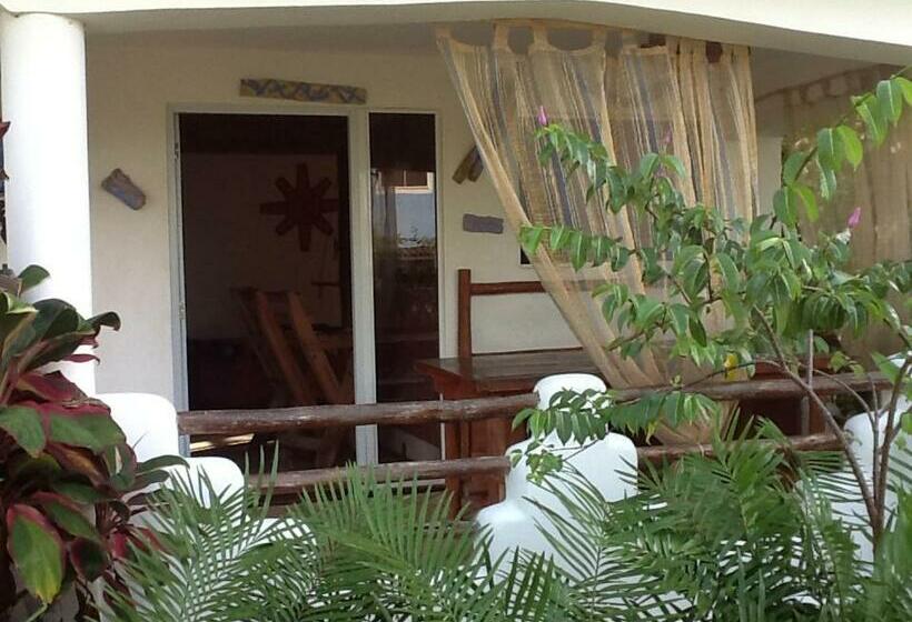 کابین, Villa La Caleta