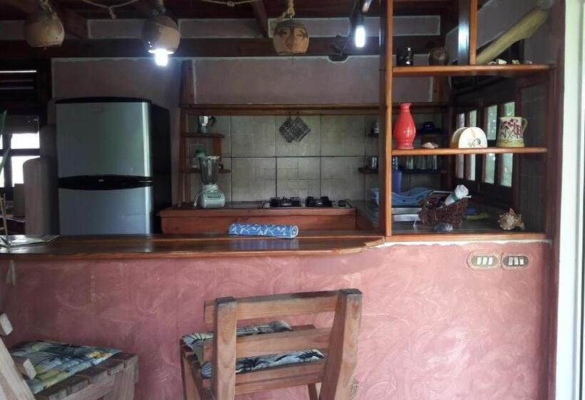 کابین, Villa La Caleta