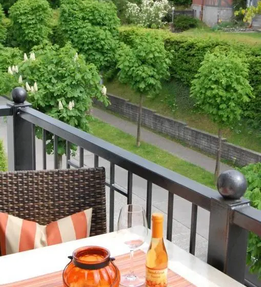 اتاق استاندارد با بالکن, Pension Sanddorn Mit Café Carlssons