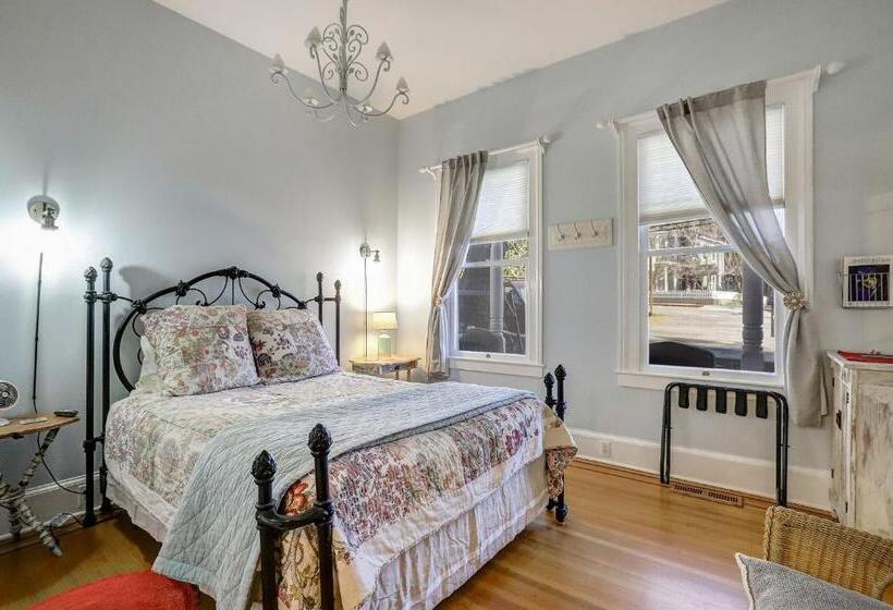 Номер Стандарт, Broad Street Inn