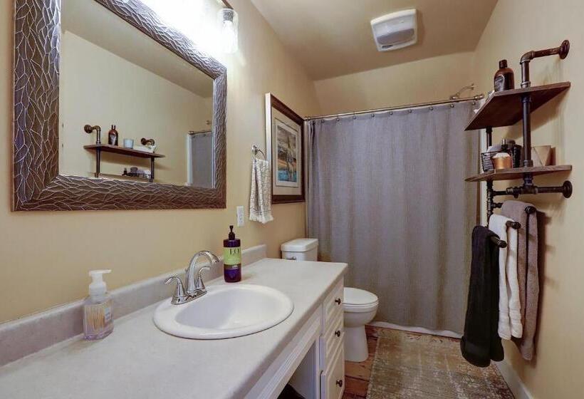 شقة غرفة واحدة, Broad Street Inn