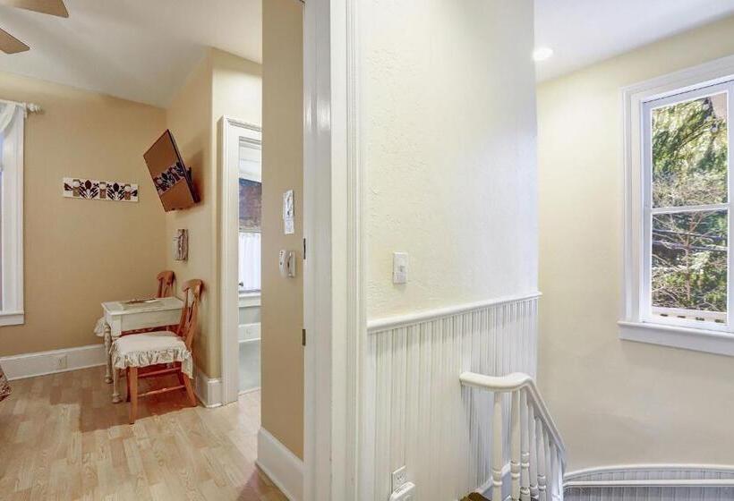 غرفة قياسية, Broad Street Inn