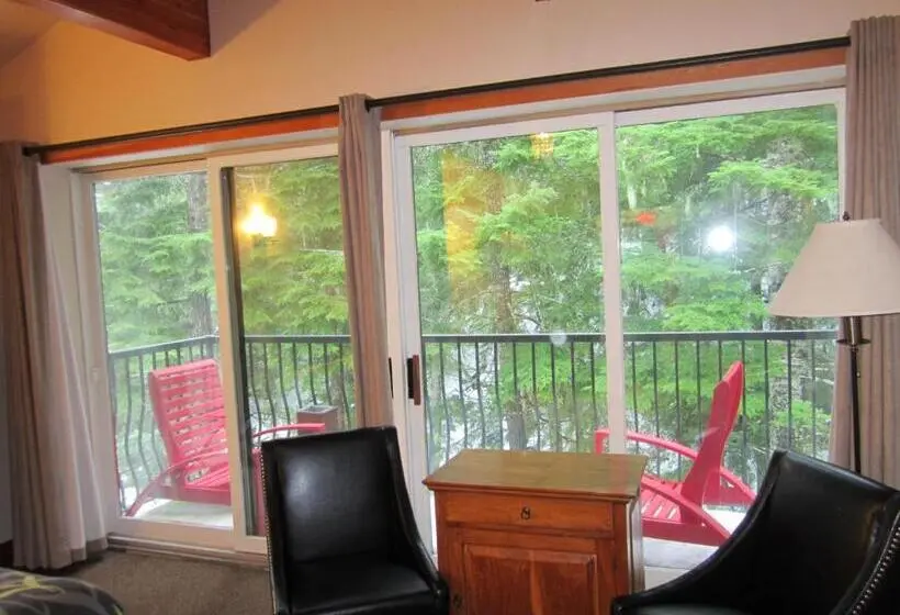 استودیوی استاندارد, The Lodge At Skeena Landing
