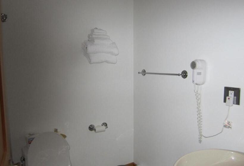 استودیوی استاندارد, The Lodge At Skeena Landing