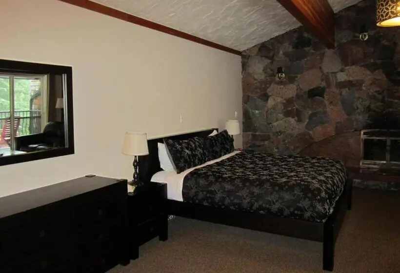 سوئیت با تخت بزرگ, The Lodge At Skeena Landing