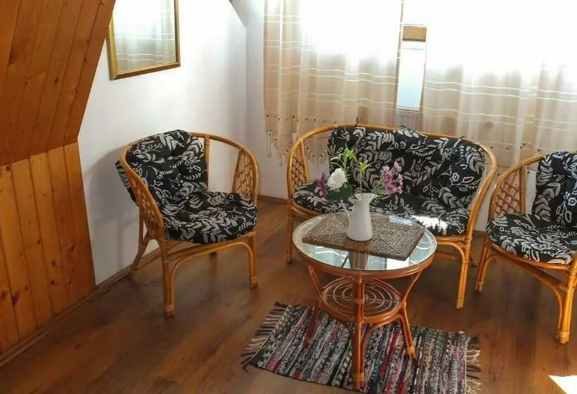 スタンダード４人部屋, Camere De Inchiriat Cascada