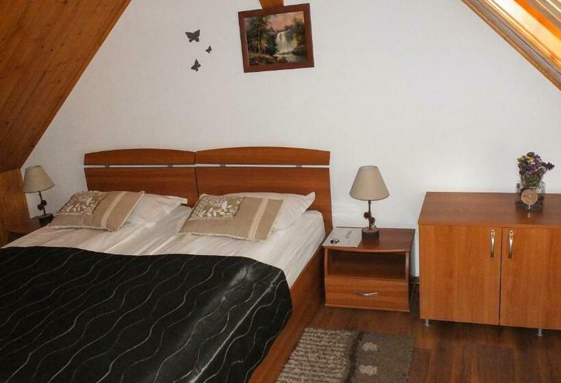 4인용 스탠다드 룸, Camere De Inchiriat Cascada