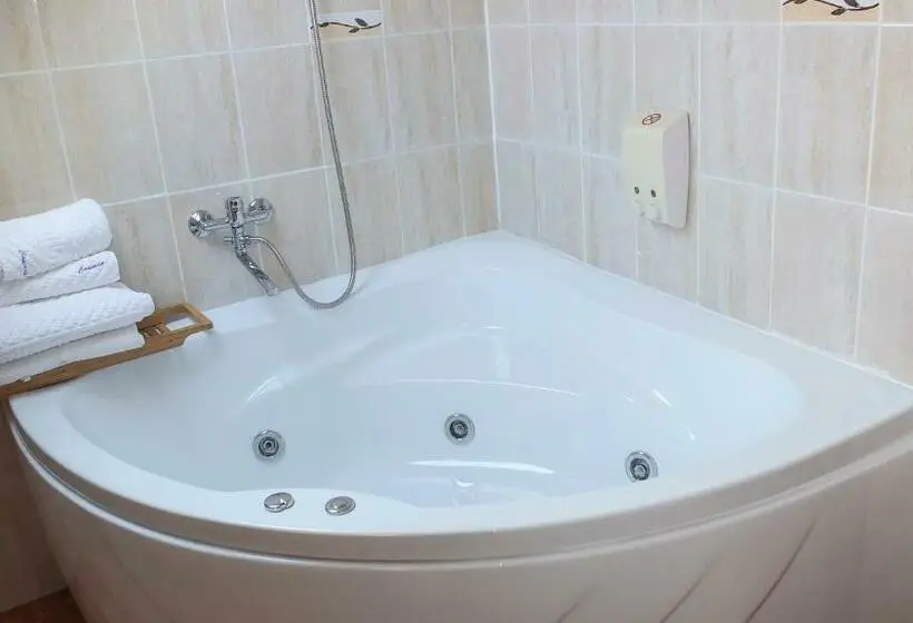 スタンダード４人部屋, Camere De Inchiriat Cascada