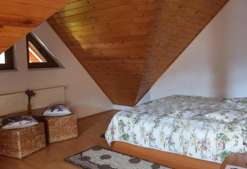 ペントハウスルーム, Camere De Inchiriat Cascada