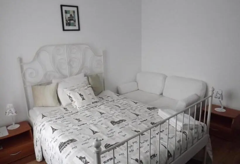 Classic room with balcony, Camere De Inchiriat Cascada