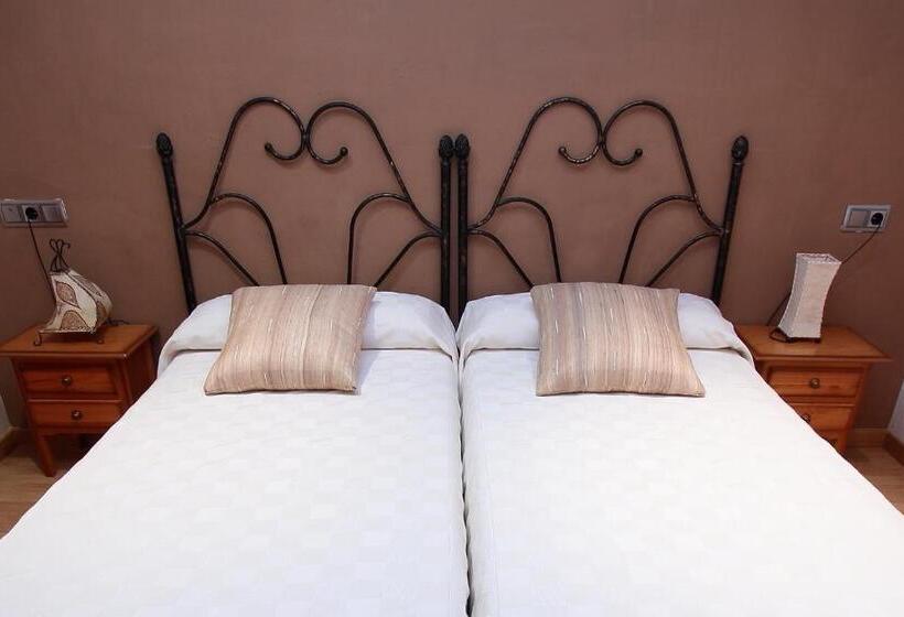 اتاق خانوادگی, El Pedrís