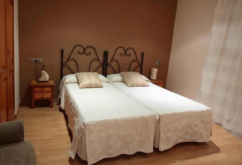 اتاق خانوادگی, El Pedrís