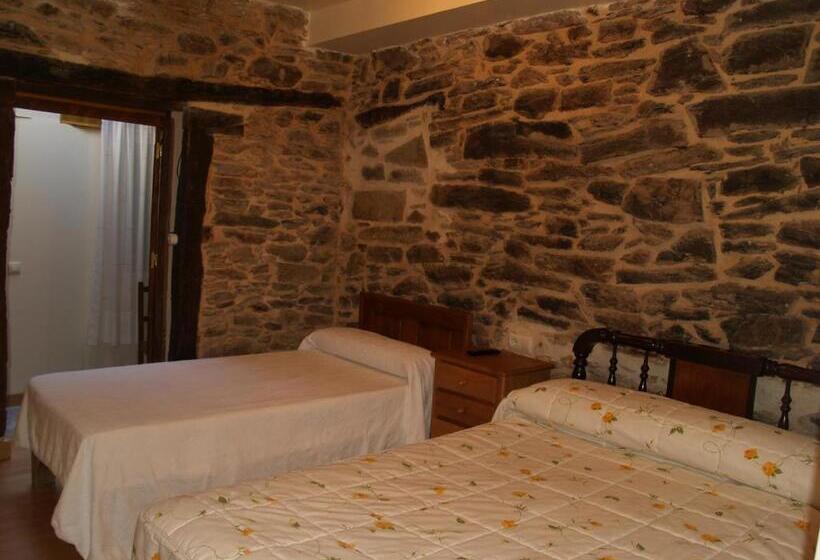 Номер Стандарт Трехместный, Hostal Tribal