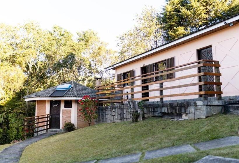 اتاق خانوادگی با چشمانداز کوه, Pousada 3 Pinheiros A 400m Do Museu Automotivo Carde