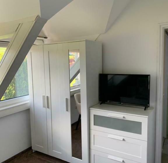 家庭间, Szent Kristof Panzio