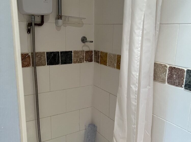 스탠다드 룸, The Singlecote