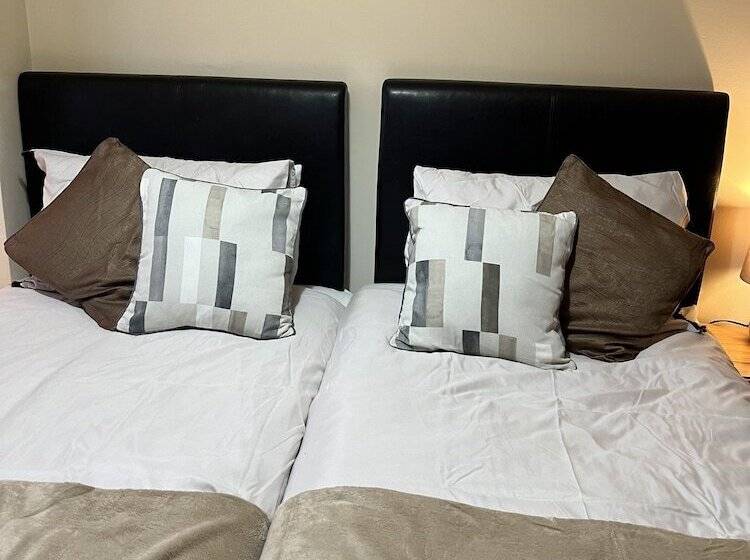 스탠다드 룸, The Singlecote