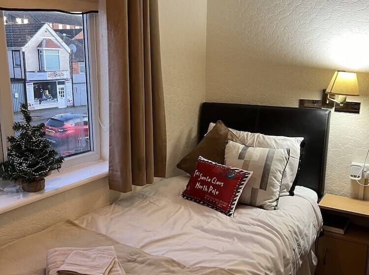 스탠다드 싱글 룸, The Singlecote