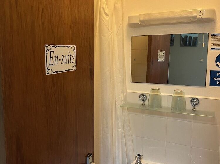 스탠다드 룸, The Singlecote