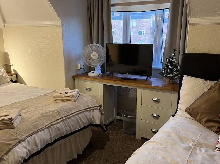 4인용 스탠다드 룸, The Singlecote