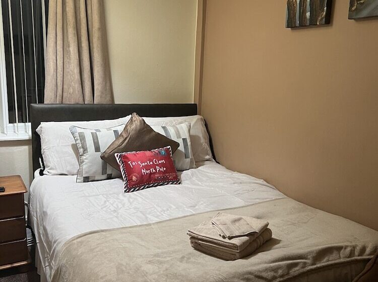 스탠다드 룸, The Singlecote